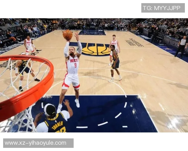 亚当斯称狄龙场下可爱场上却毫不留情甚至肘击自己